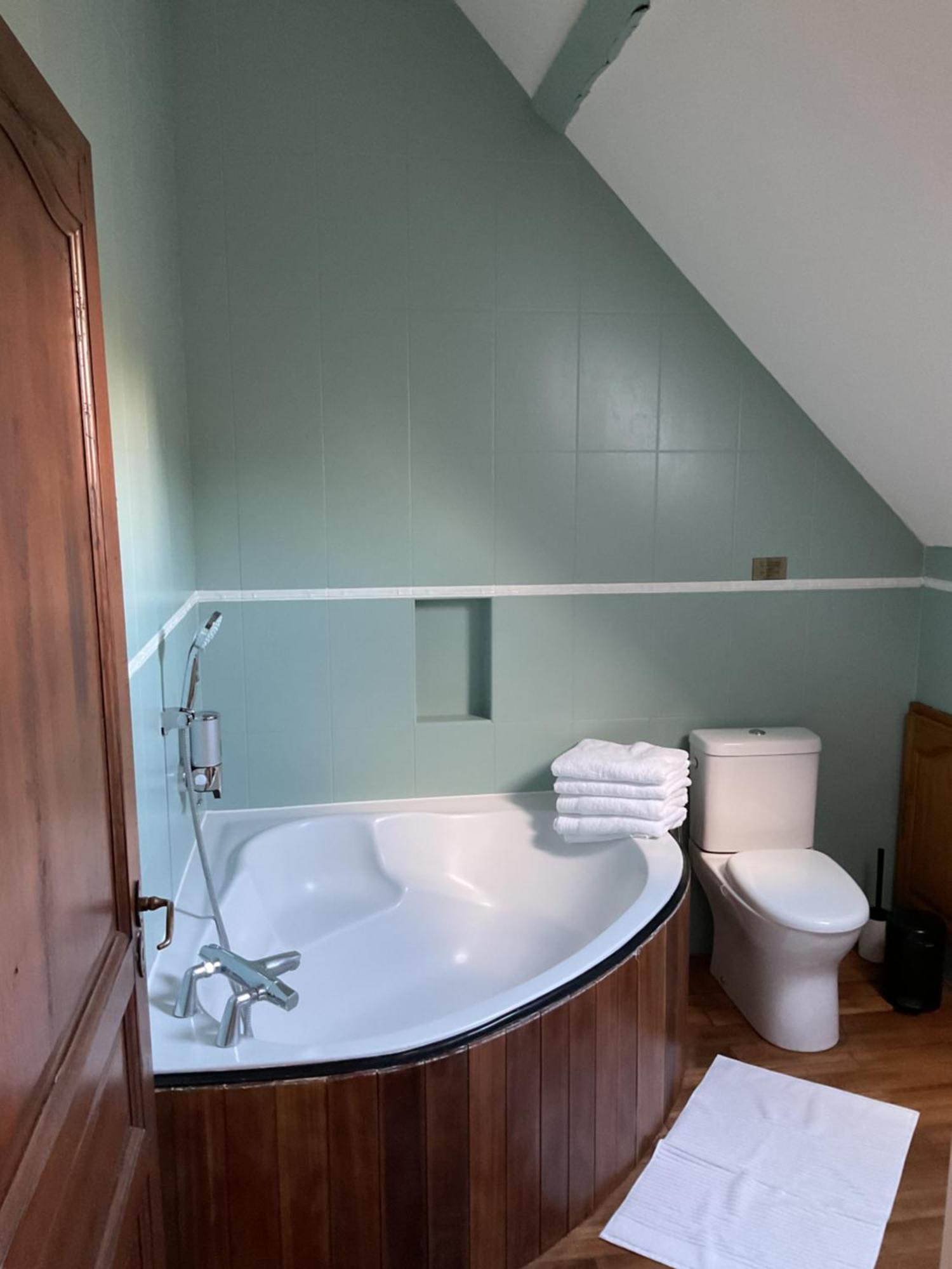 トルヴィル＝シュル＝メール Manoir De La Croix-Sonnet Bed & Breakfast エクステリア 写真